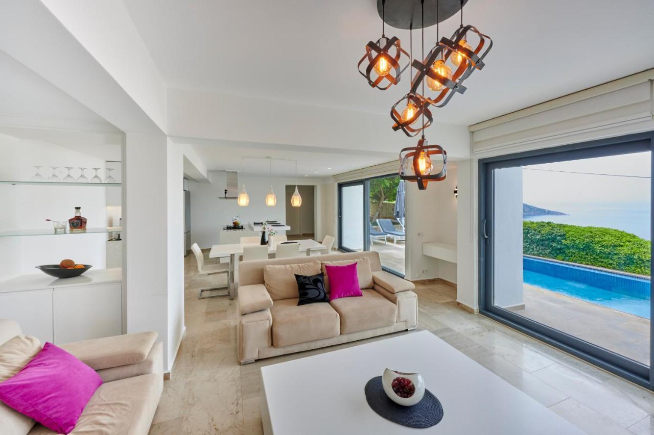 Luxus Villa Skyla Mit 5 Schlafzimmern & Meer-Blick Kaş Exteriör bild