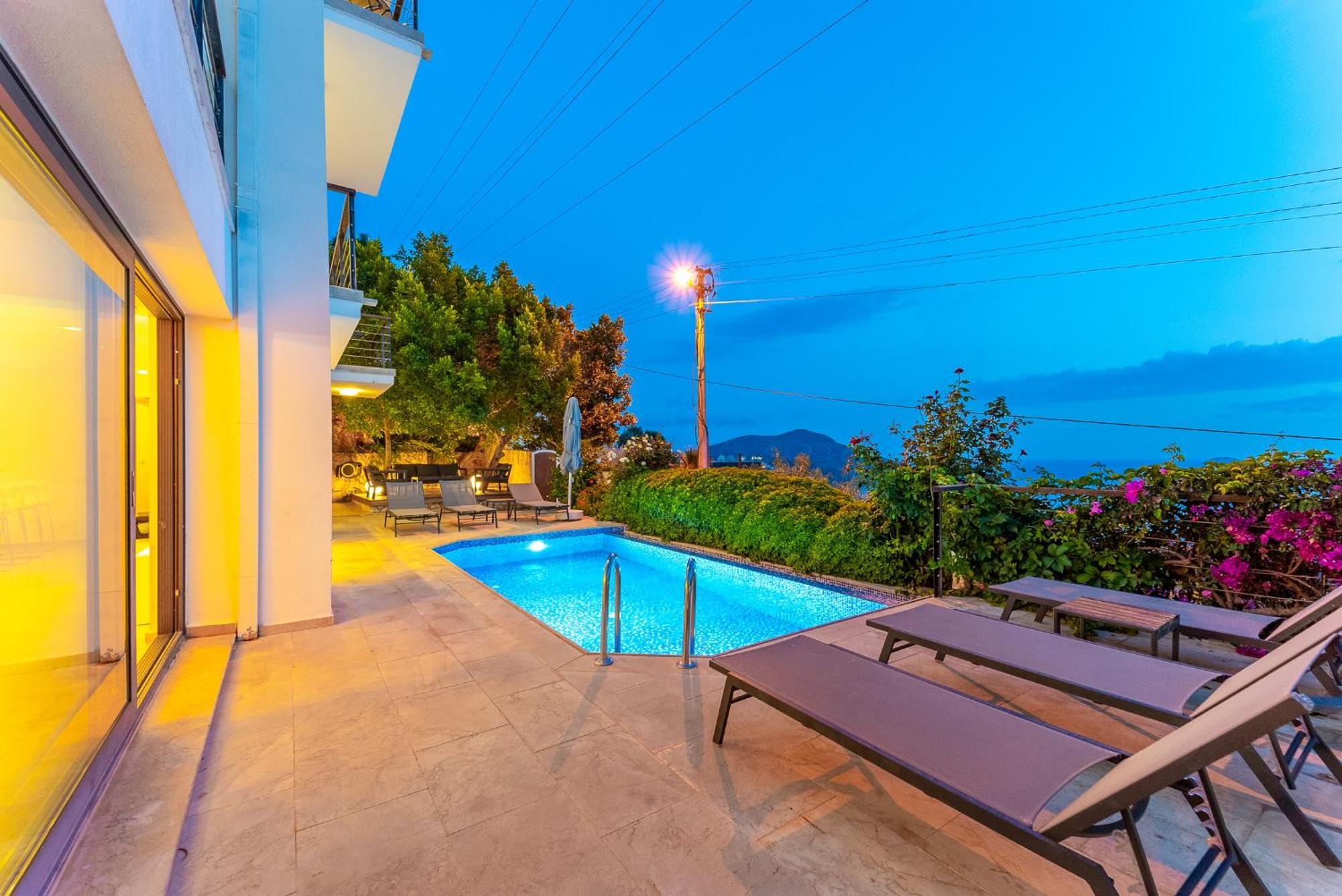 Luxus Villa Skyla Mit 5 Schlafzimmern & Meer-Blick Kaş Exteriör bild